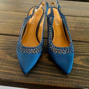 New Naiara J.Renee heels size 7w